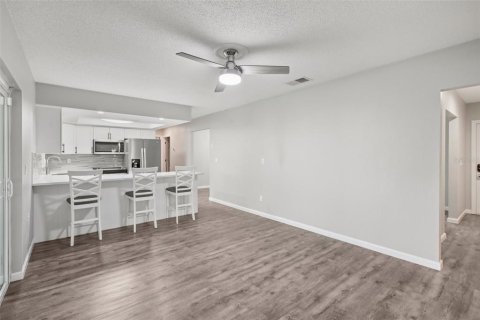 House in Tampa, Florida 4 bedrooms, 170.85 sq.m. № 1853127 - photo 22