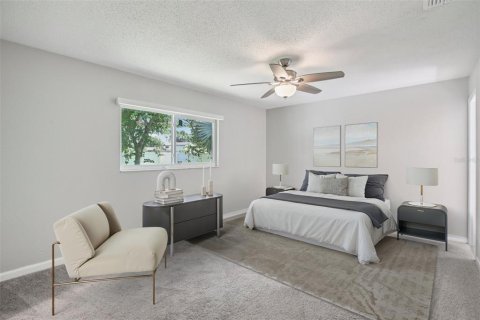House in Tampa, Florida 4 bedrooms, 170.85 sq.m. № 1853127 - photo 5
