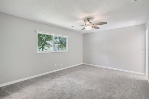 House in Tampa, Florida 4 bedrooms, 170.85 sq.m. № 1853127 - photo 24
