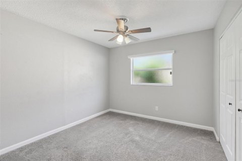 House in Tampa, Florida 4 bedrooms, 170.85 sq.m. № 1853127 - photo 16