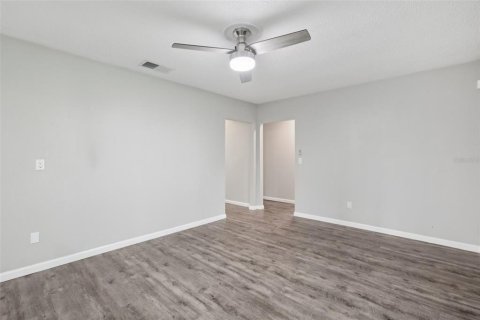 House in Tampa, Florida 4 bedrooms, 170.85 sq.m. № 1853127 - photo 21