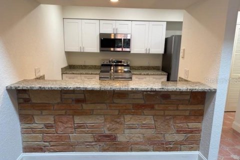 Condo in Altamonte Springs, Florida, 2 bedrooms  № 1915493 - photo 2