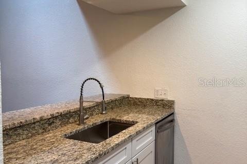 Condo in Altamonte Springs, Florida, 2 bedrooms  № 1915493 - photo 9