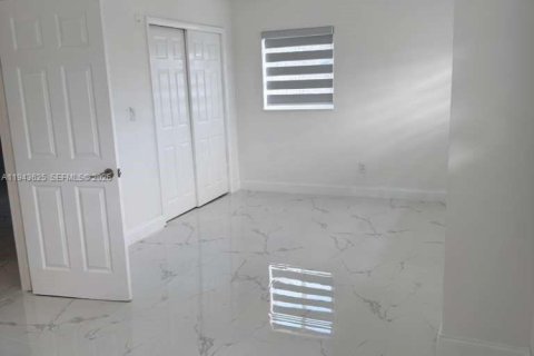 Apartment in Miami, Florida 2 bedrooms № 2000536 - photo 14