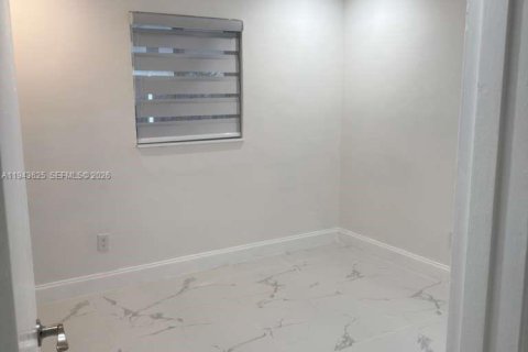 Apartment in Miami, Florida 2 bedrooms № 2000536