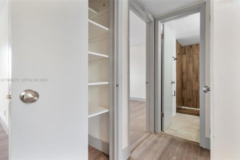 Appartement à louer à Hollywood, Floride: 1 chambre, 60.39 m2 № 2050383 - photo 8