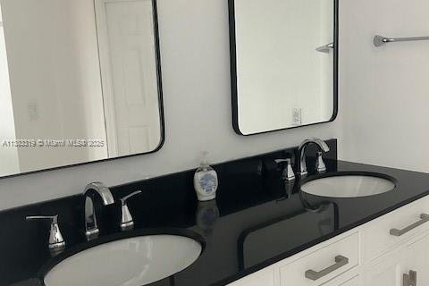 Condo in Aventura, Florida, 2 bedrooms  № 2022341 - photo 19