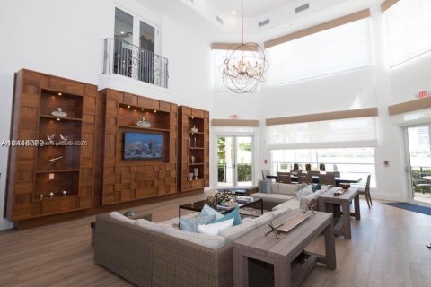 Condo in Aventura, Florida, 2 bedrooms  № 2022341 - photo 23