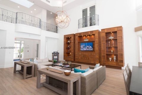 Condo in Aventura, Florida, 2 bedrooms  № 2022341 - photo 24