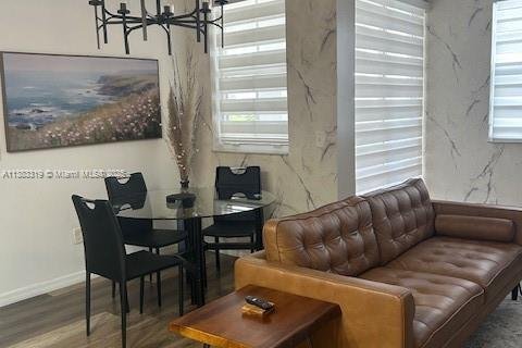 Condo in Aventura, Florida, 2 bedrooms  № 2022341 - photo 5