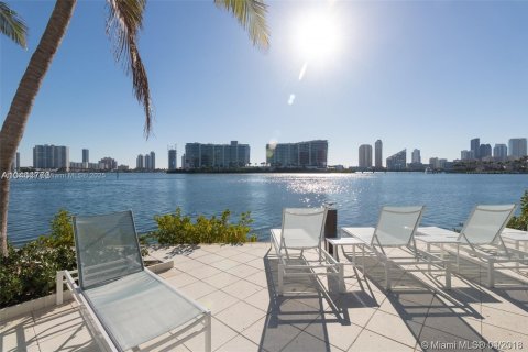 Condo in Aventura, Florida, 2 bedrooms  № 2022341
