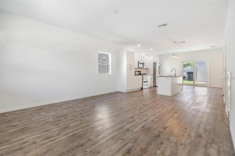 Снять в аренду квартиру в Клируотер, Флорида 5 комнат, 133.41м2, № 2230062 - фото 3
