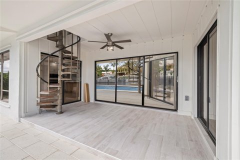 Casa en alquiler en Palm City, Florida, 3 dormitorios, 187.57 m2 № 950236 - foto 1