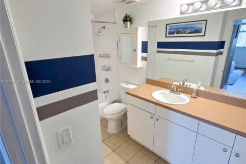 Купить кондоминиум в Майами, Флорида 2 спальни, 116.59м2, № 2004175 - фото 13