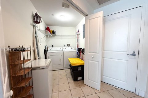 Купить кондоминиум в Майами, Флорида 2 спальни, 116.59м2, № 2004175 - фото 7