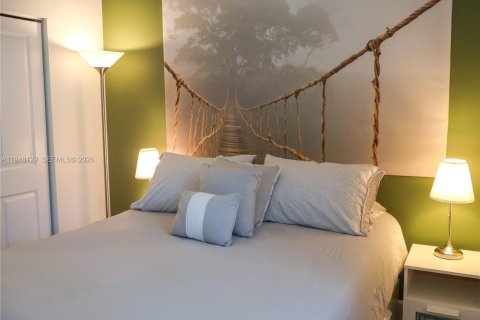 Купить кондоминиум в Майами, Флорида 2 спальни, 116.59м2, № 2004175 - фото 15