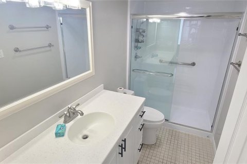 Condo in Daytona Beach Shores, Florida, 2 bedrooms № 2218990 - photo 24