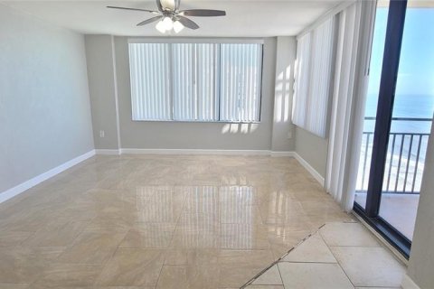 Condo in Daytona Beach Shores, Florida, 2 bedrooms № 2218990 - photo 7