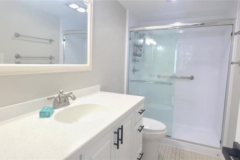 Condo in Daytona Beach Shores, Florida, 2 bedrooms № 2218990 - photo 25