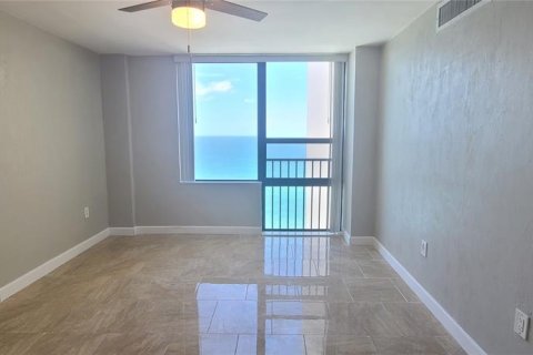 Condo in Daytona Beach Shores, Florida, 2 bedrooms № 2218990 - photo 21