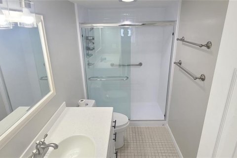 Condo in Daytona Beach Shores, Florida, 2 bedrooms № 2218990 - photo 26