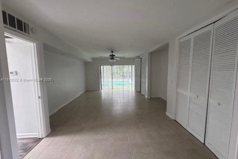House in Fort Myers, Florida 3 bedrooms, 210.33 sq.m. № 1768218 - photo 17