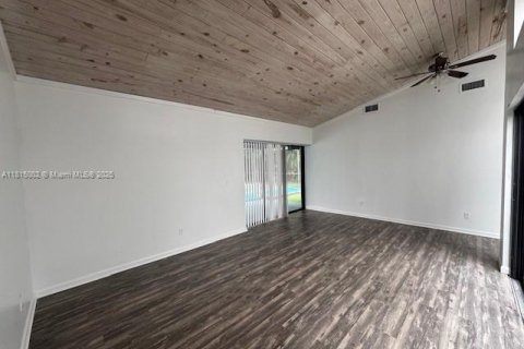 House in Fort Myers, Florida 3 bedrooms, 210.33 sq.m. № 1768218 - photo 14