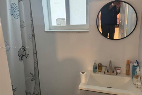 Propiedad comercial en venta en Fort Lauderdale, Florida № 1830786 - foto 13