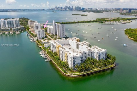 Кондоминиум с 1 спальней в Норт-Бей-Виллидж, Флорида № 2005418