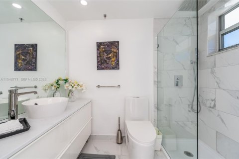 Снять в аренду кондоминиум в Норт-Бей-Виллидж, Флорида 1 спальня, 92.9м2, № 2005418 - фото 15