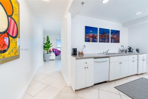 Снять в аренду кондоминиум в Норт-Бей-Виллидж, Флорида 1 спальня, 92.9м2, № 2005418 - фото 3