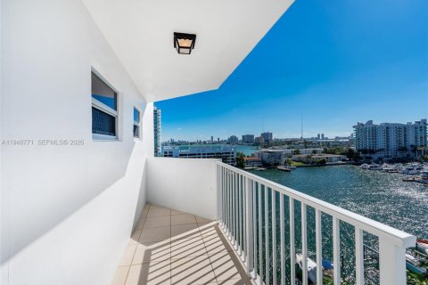 Снять в аренду кондоминиум в Норт-Бей-Виллидж, Флорида 1 спальня, 92.9м2, № 2005418 - фото 22