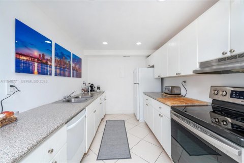Снять в аренду кондоминиум в Норт-Бей-Виллидж, Флорида 1 спальня, 92.9м2, № 2005418 - фото 11
