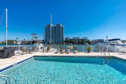 Снять в аренду кондоминиум в Норт-Бей-Виллидж, Флорида 1 спальня, 92.9м2, № 2005418 - фото 26