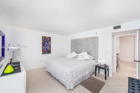 Снять в аренду кондоминиум в Норт-Бей-Виллидж, Флорида 1 спальня, 92.9м2, № 2005418 - фото 13