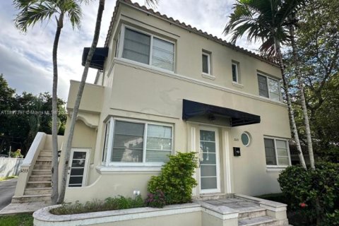 Casa en alquiler en Coral Gables, Florida, 3 dormitorios, 102.84 m2 № 1948813 - foto 2