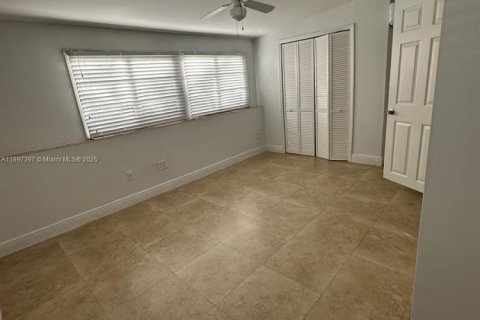 Casa en alquiler en Coral Gables, Florida, 3 dormitorios, 102.84 m2 № 1948813 - foto 6