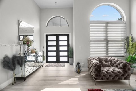 House in Pembroke Pines, Florida 4 bedrooms, 241.08 sq.m. № 2038356 - photo 10