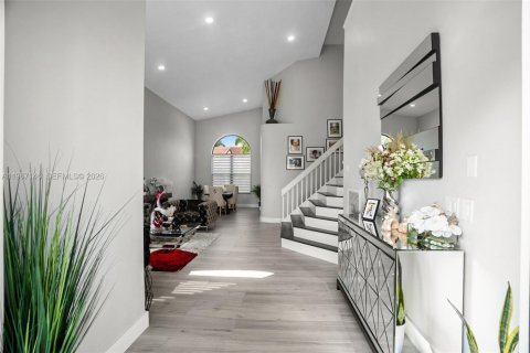 House in Pembroke Pines, Florida 4 bedrooms, 241.08 sq.m. № 2038356 - photo 9