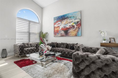 House in Pembroke Pines, Florida 4 bedrooms, 241.08 sq.m. № 2038356 - photo 14