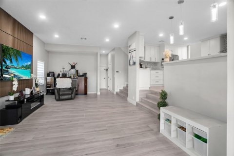 House in Pembroke Pines, Florida 4 bedrooms, 241.08 sq.m. № 2038356 - photo 29