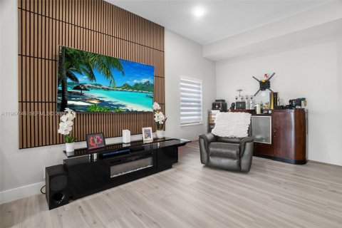 House in Pembroke Pines, Florida 4 bedrooms, 241.08 sq.m. № 2038356 - photo 16