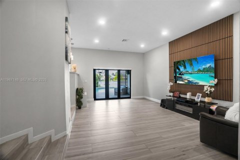 House in Pembroke Pines, Florida 4 bedrooms, 241.08 sq.m. № 2038356 - photo 25