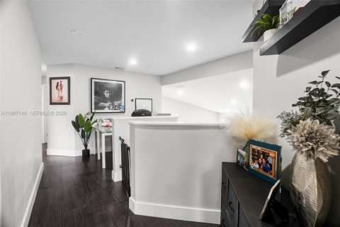 House in Pembroke Pines, Florida 4 bedrooms, 241.08 sq.m. № 2038356 - photo 30