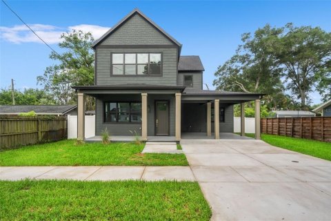 House in Tampa, Florida 4 bedrooms, 232.91 sq.m. № 2259376