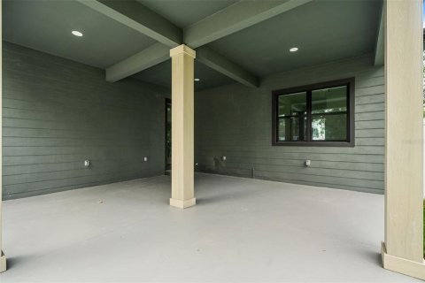 House in Tampa, Florida 4 bedrooms, 232.91 sq.m. № 2259376 - photo 4