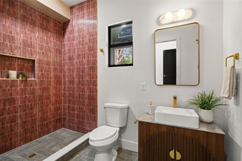 House in Tampa, Florida 4 bedrooms, 232.91 sq.m. № 2259376 - photo 25