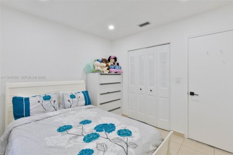 Villa ou maison à louer à Sunrise, Floride: 3 chambres № 2152844 - photo 11