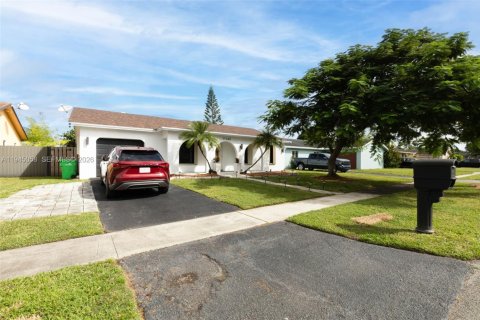 Villa ou maison à louer à Sunrise, Floride: 3 chambres № 2152844 - photo 20