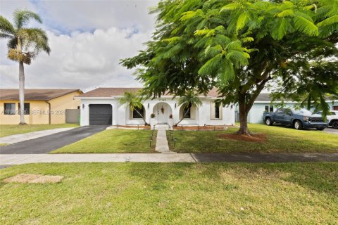 Villa ou maison à louer à Sunrise, Floride: 3 chambres № 2152844 - photo 17